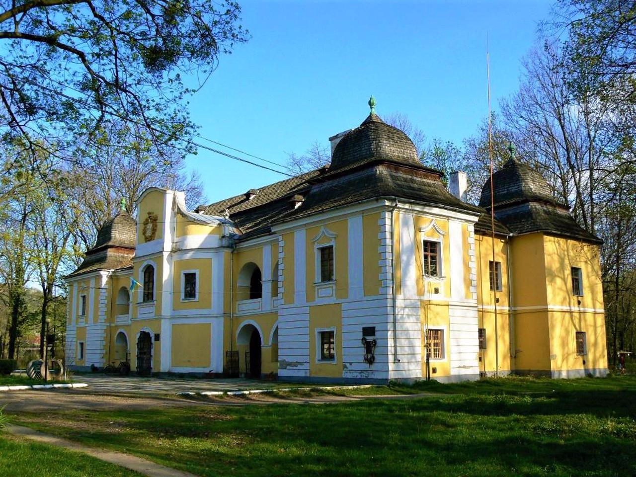 Дворец Перени, Виноградов