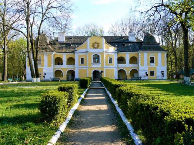 Pereni Palace, Vynohradiv