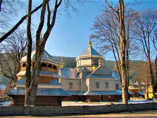 Holy Trinity Church, Mykulychyn