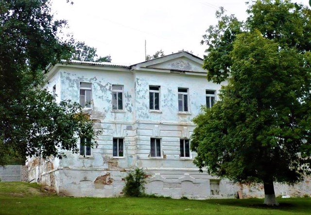 Pavlov Maison, Malyzhyne