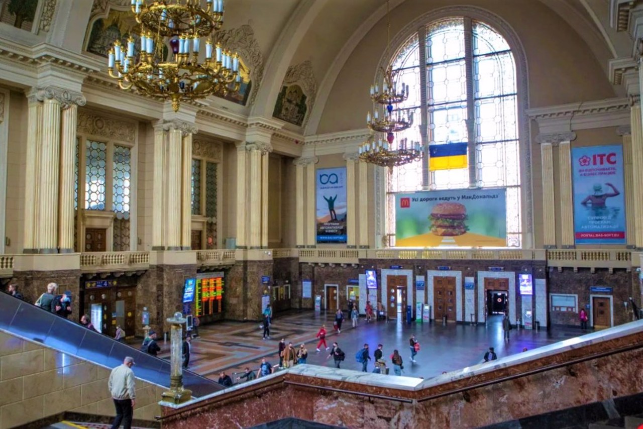 Железнодорожный вокзал, Киев