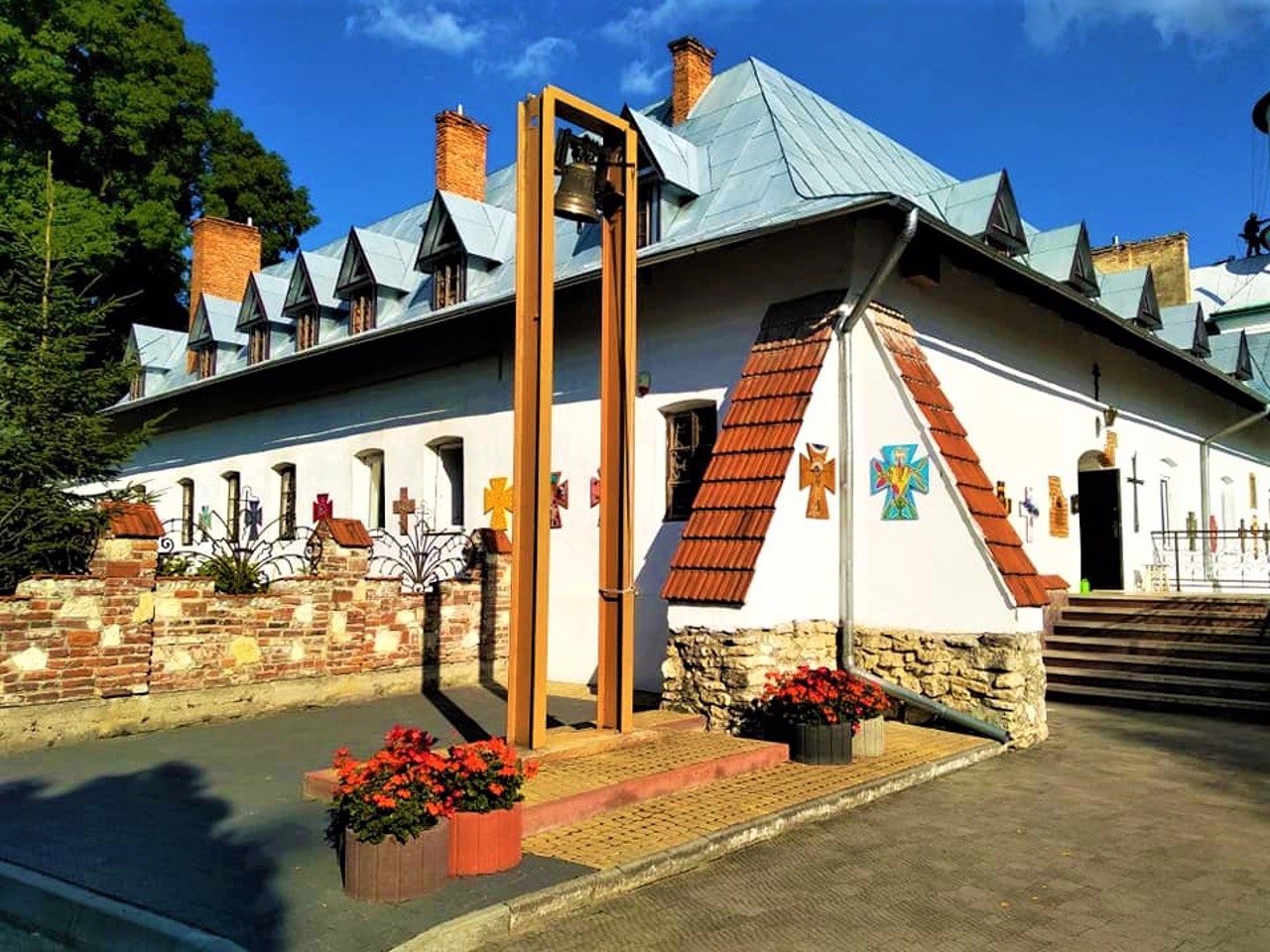 Преображенский монастырь, Городок