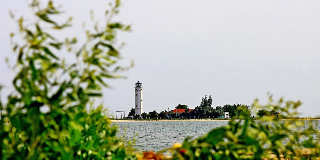 Byriuchyi Island, Henichesk