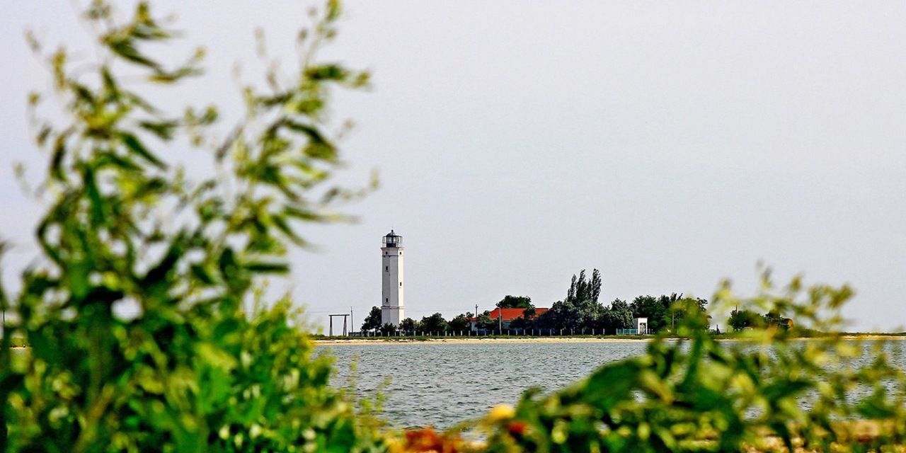 Острів Бірючий, Геничеськ