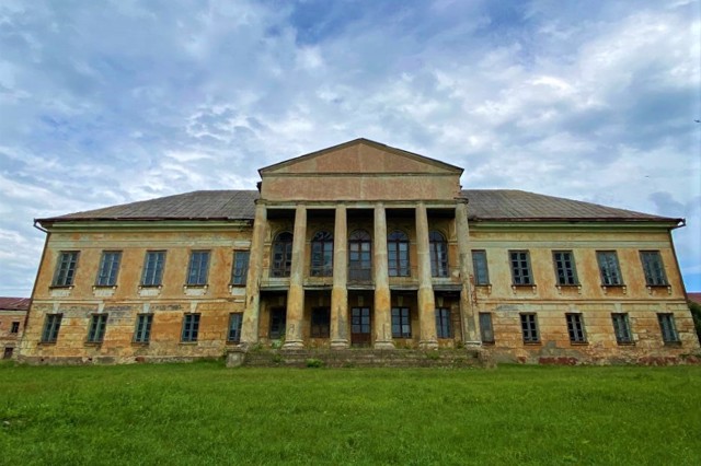 Stetsky Palace, Velyki Mezhyrichi