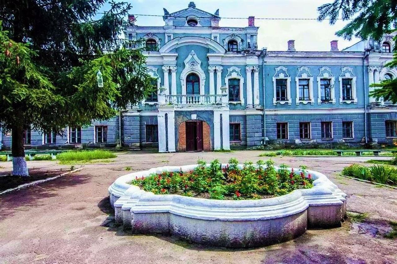 Merinh Palace, Stara Pryluka