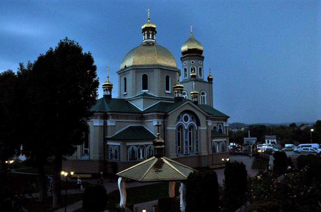 Покровська церква, Чортків
