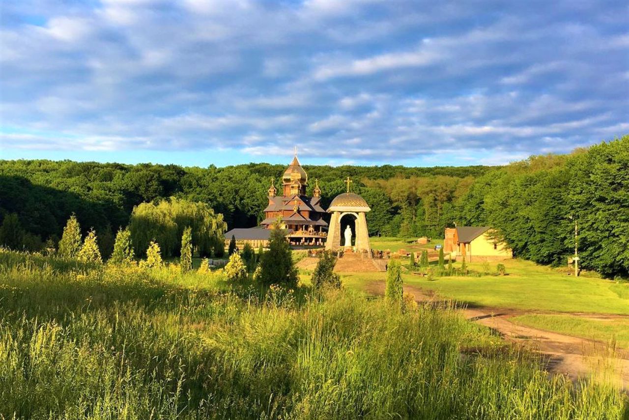 Погінський монастир Успіння Матері Божої, Погоня