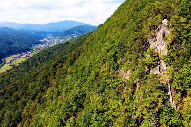 Vysoky Kamin Mountain, Zhdeniievo