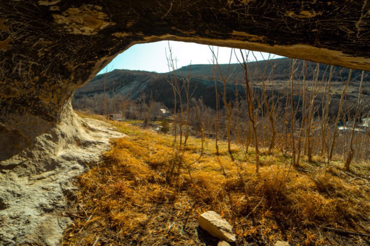 Shaytan-Koba Cave, Skalyste