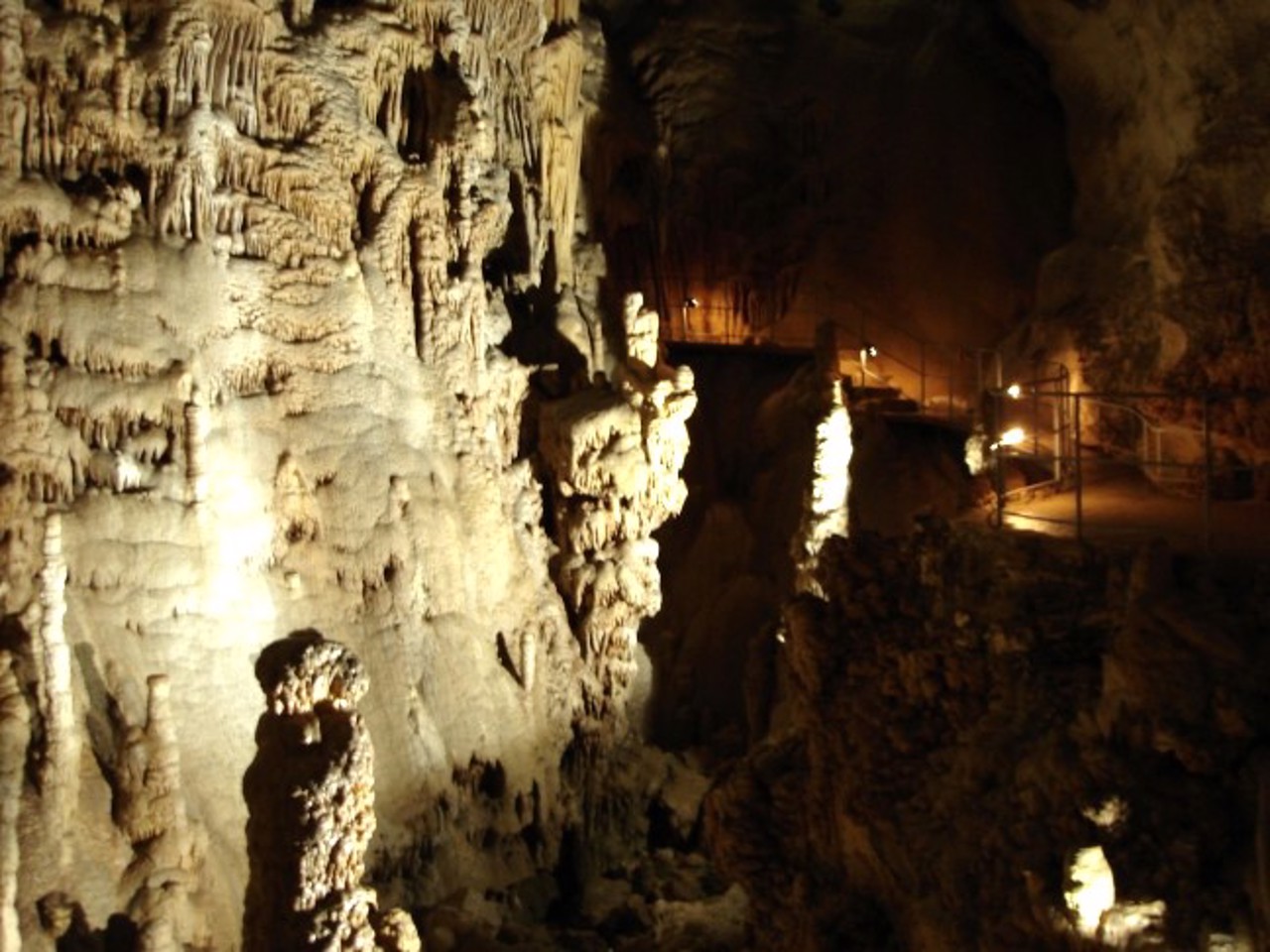Пещера Эмине-Баир-Хосар, Мраморное