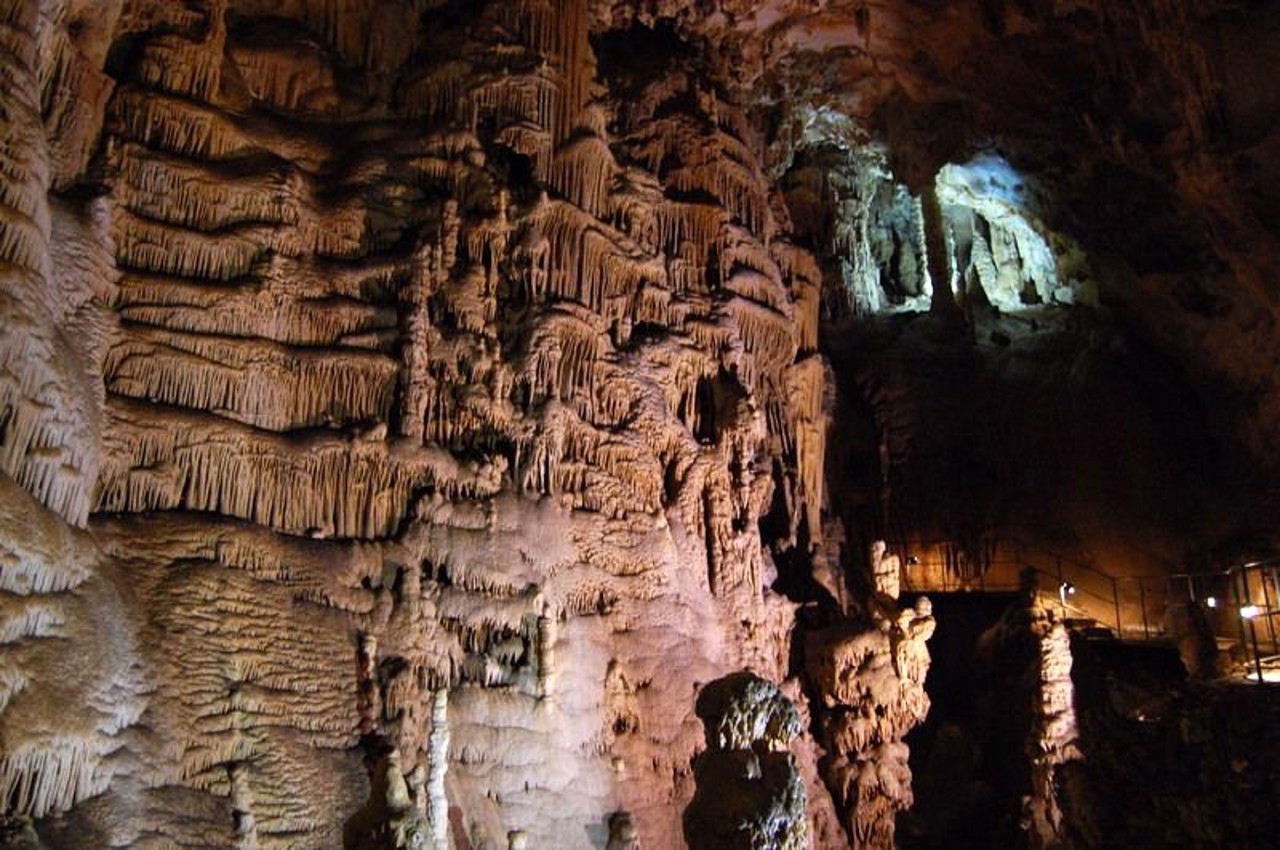 Печера Еміне-Баїр-Хосар, Мраморне
