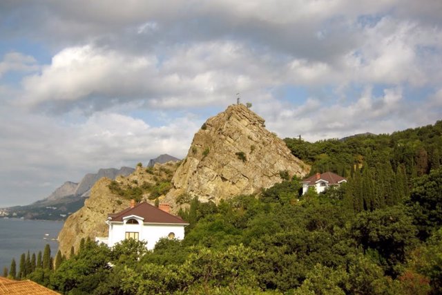 Iphigenia Rock, Berehove