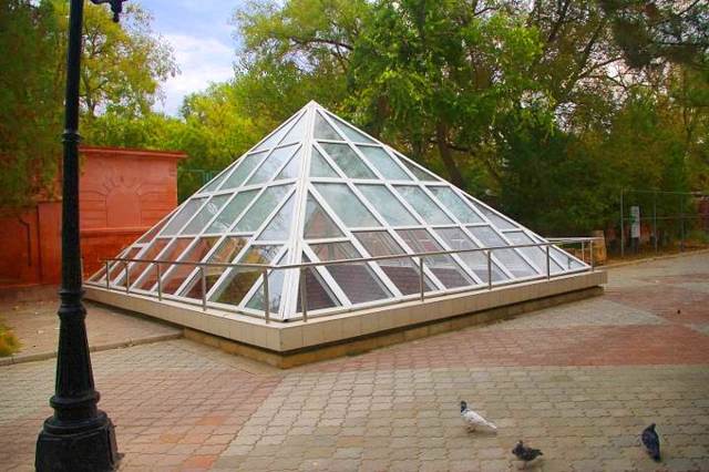 Pyramid (Kerkinitida ruins), Yevpatoriia