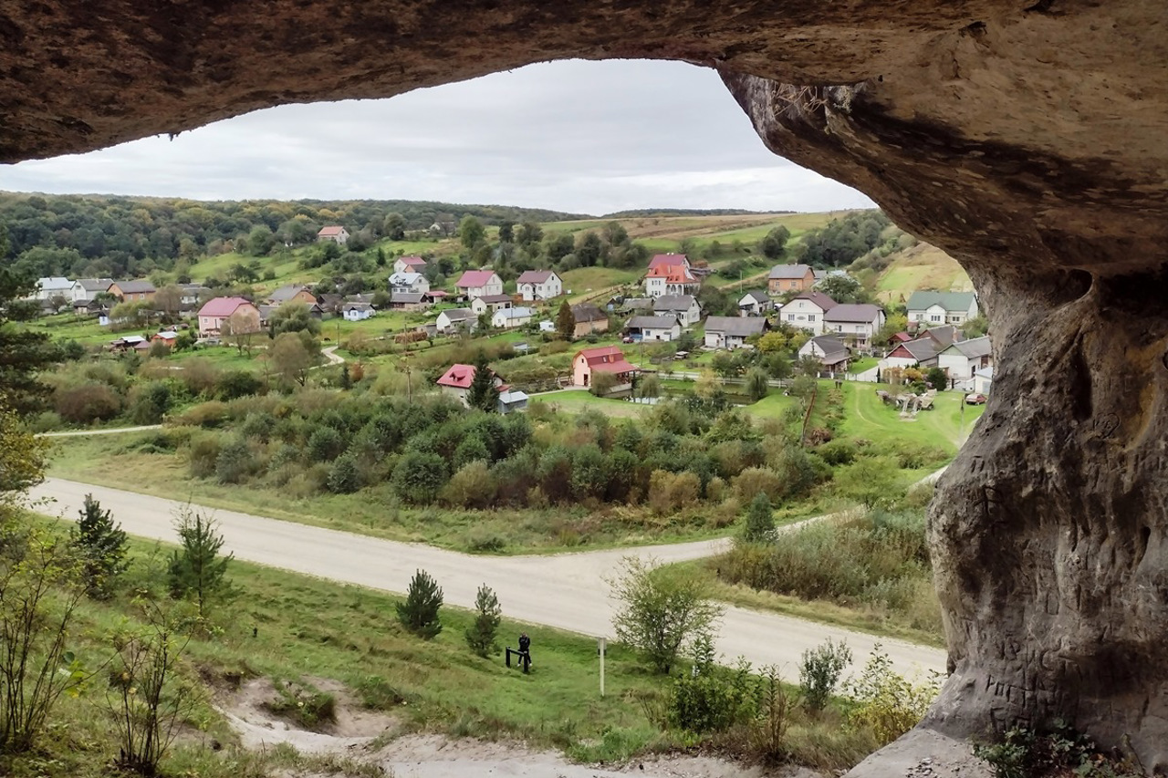 Dyravets Stone, Dubrova