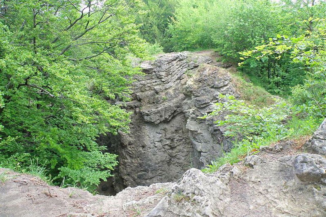 Чортова скеля, Винники