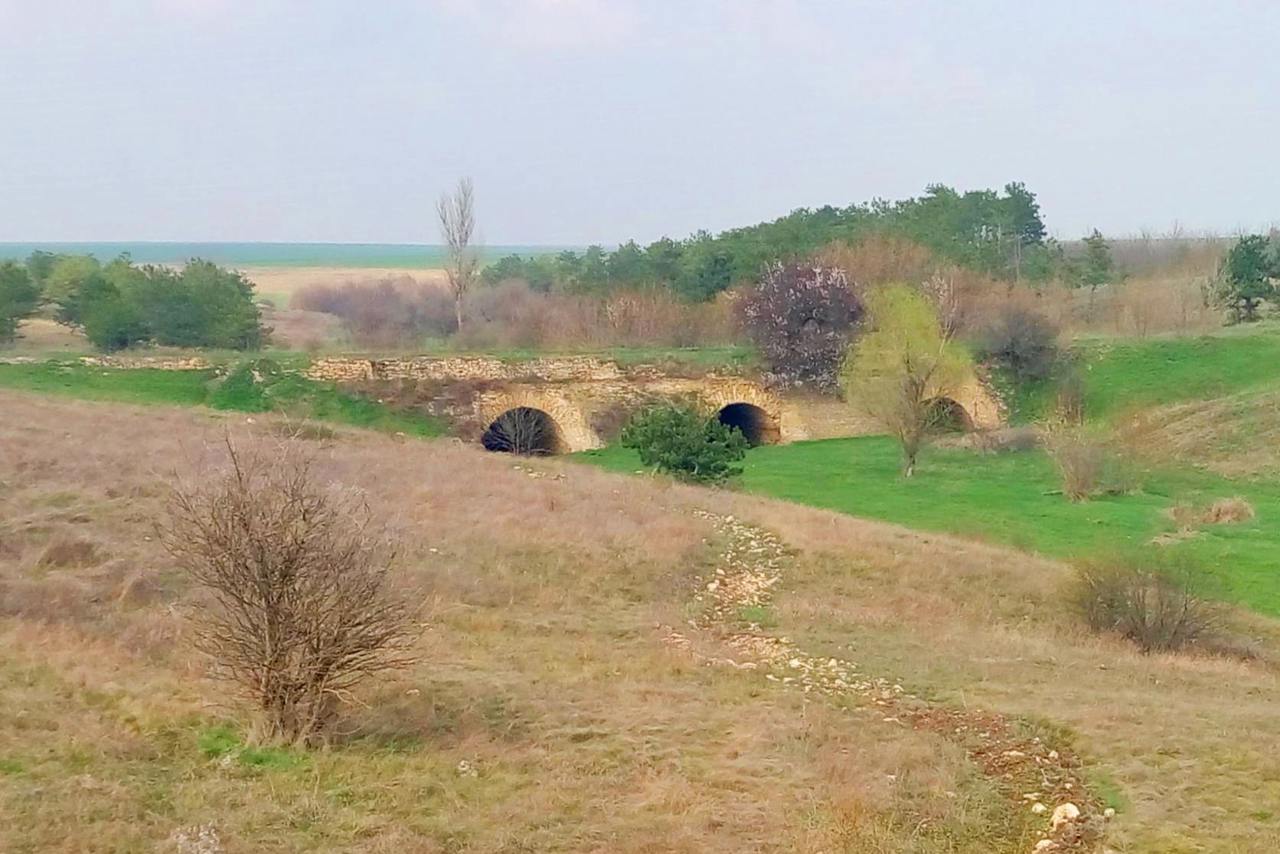 Arched Bridge, Burhunka