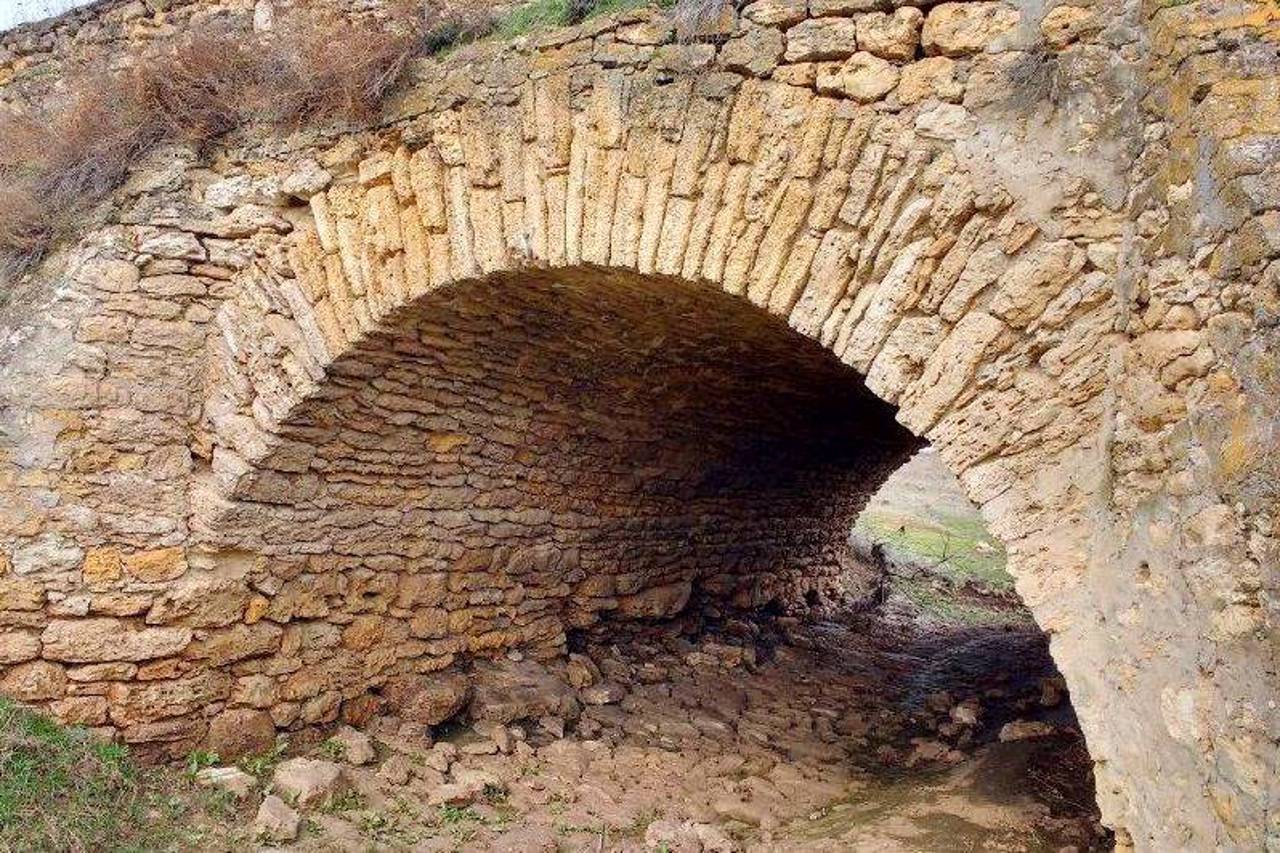 Arched Bridge, Burhunka