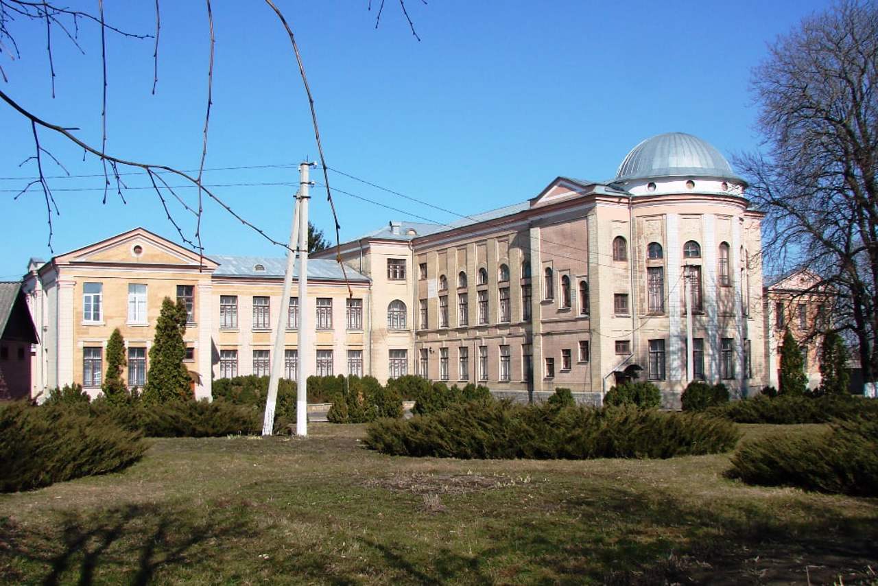 Men's Gymnasium, Skvyra