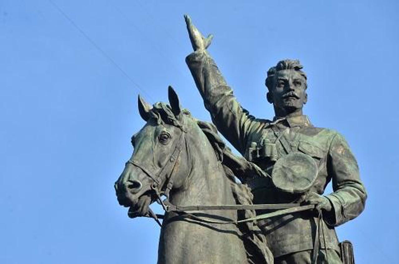 Mykola Shchors Monument, Kyiv