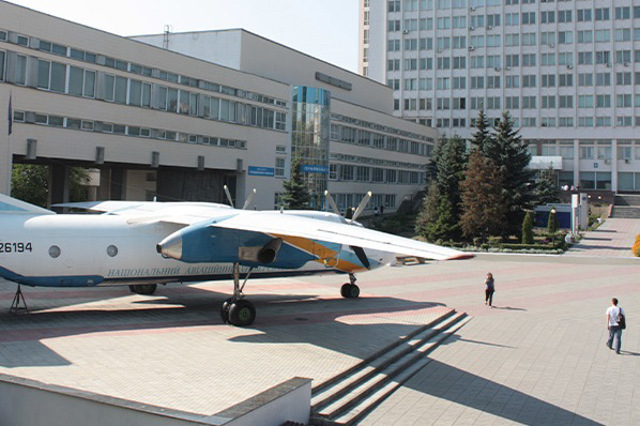 Пам'ятник літаку АН-26, Київ