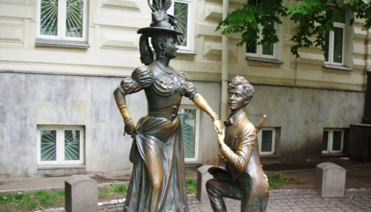 Пам'ятник Проні Прокопівні і Голохвастову, Київ