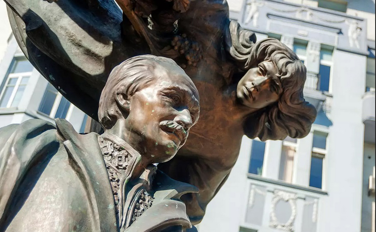 Памятник Вячеславу Черноволу, Киев