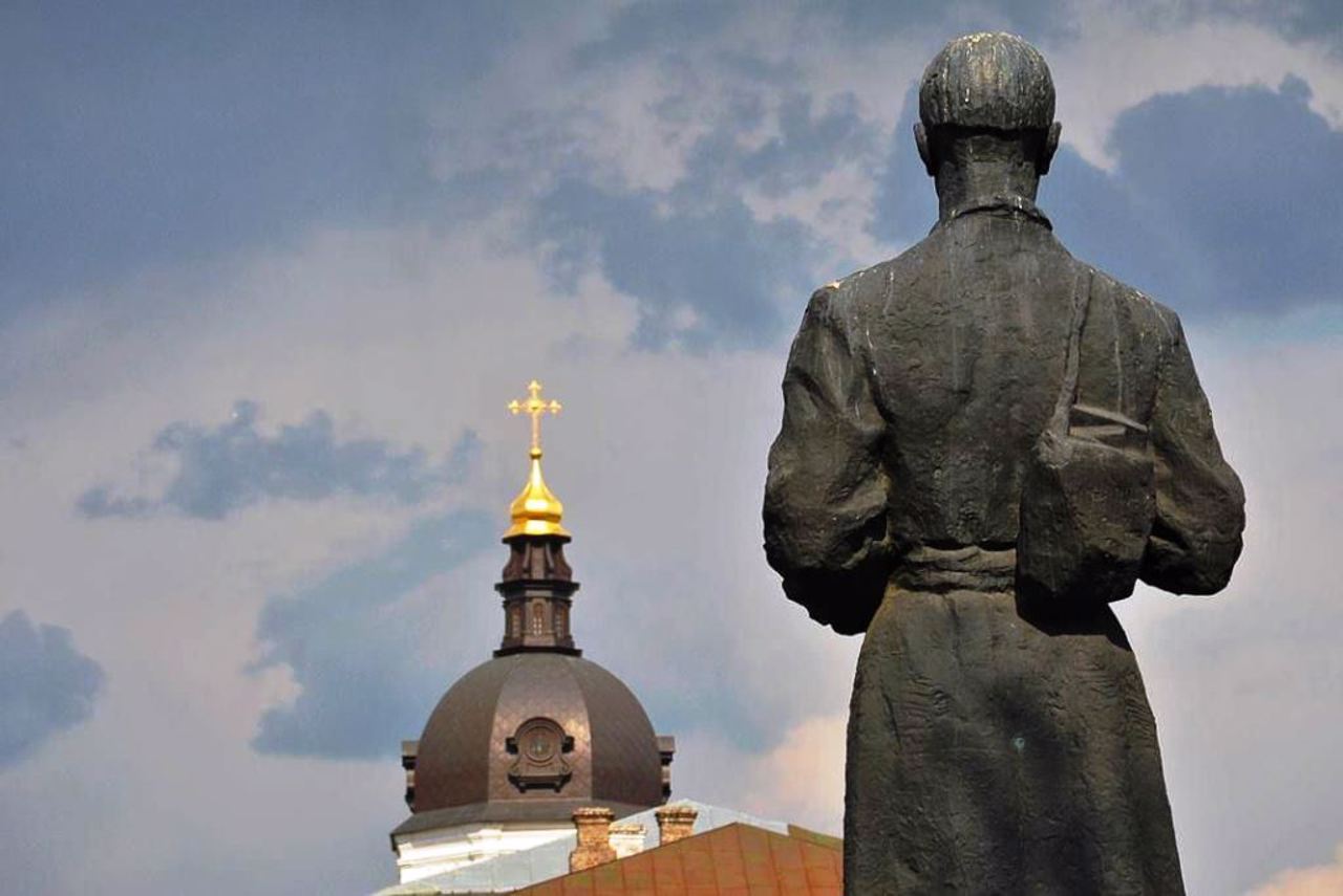 Hryhoriy Skovoroda Monument, Kyiv