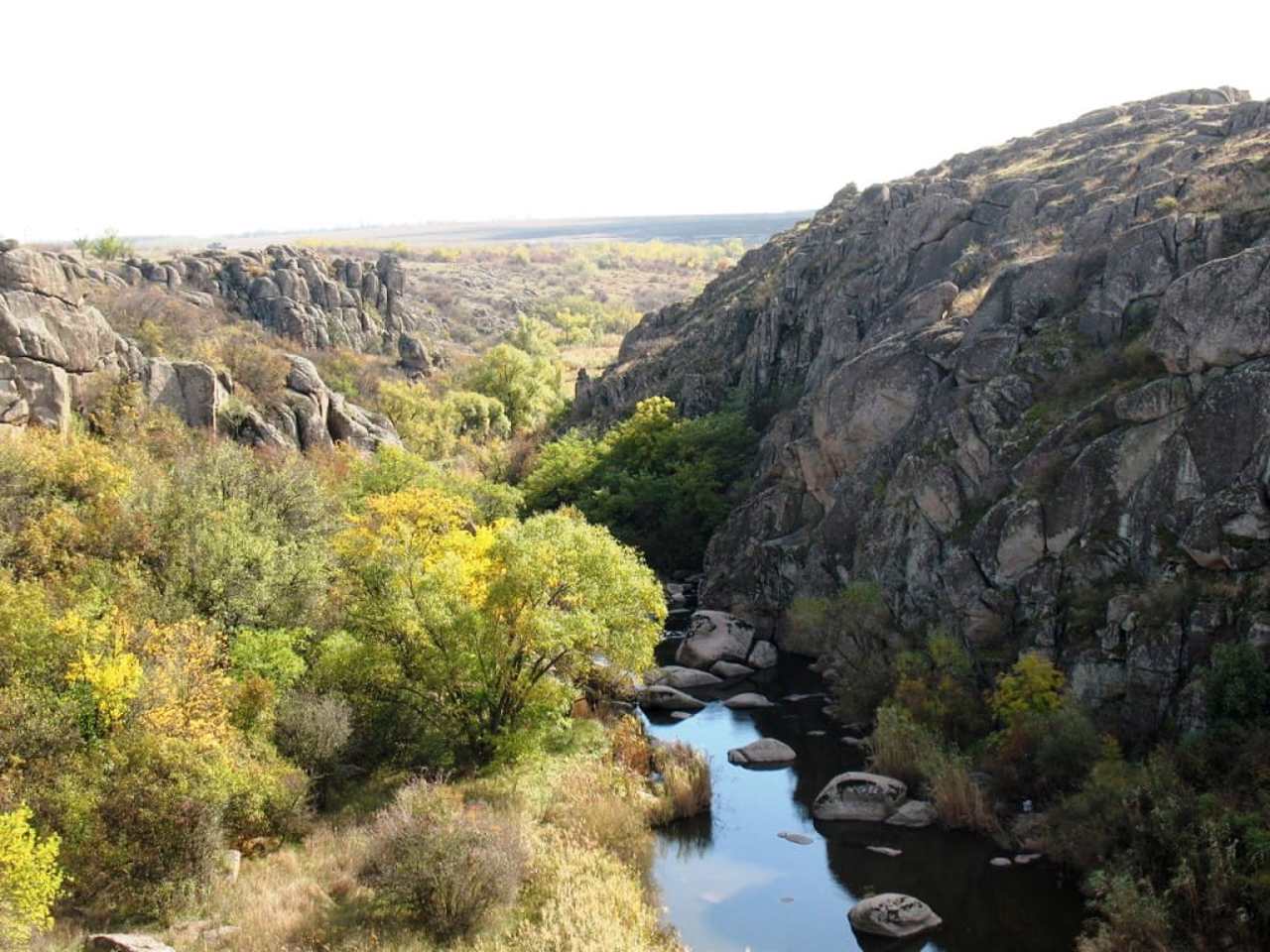 Arbuzynsky Canyon, Aktove