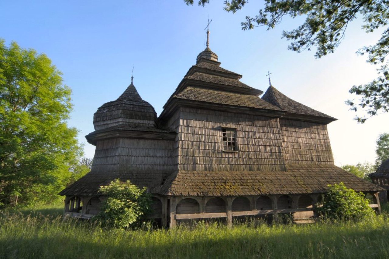 Archangel Michael Church, Kuty