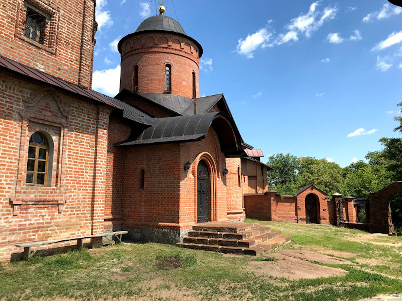 Okhtyrskyi Trinity Monastery, Chernechchyna