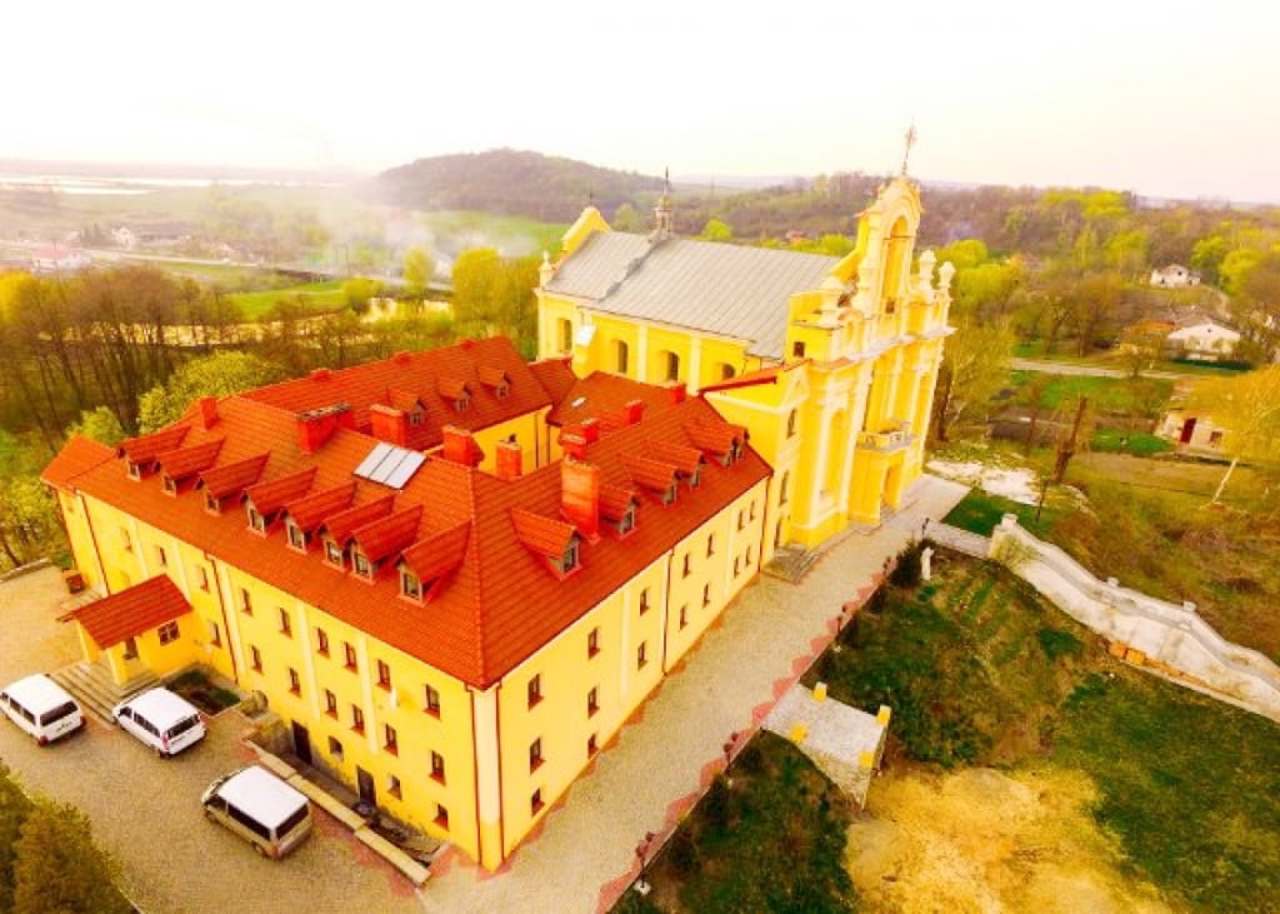 Санктуарій Матері Божої Більшівецької, Більшівці