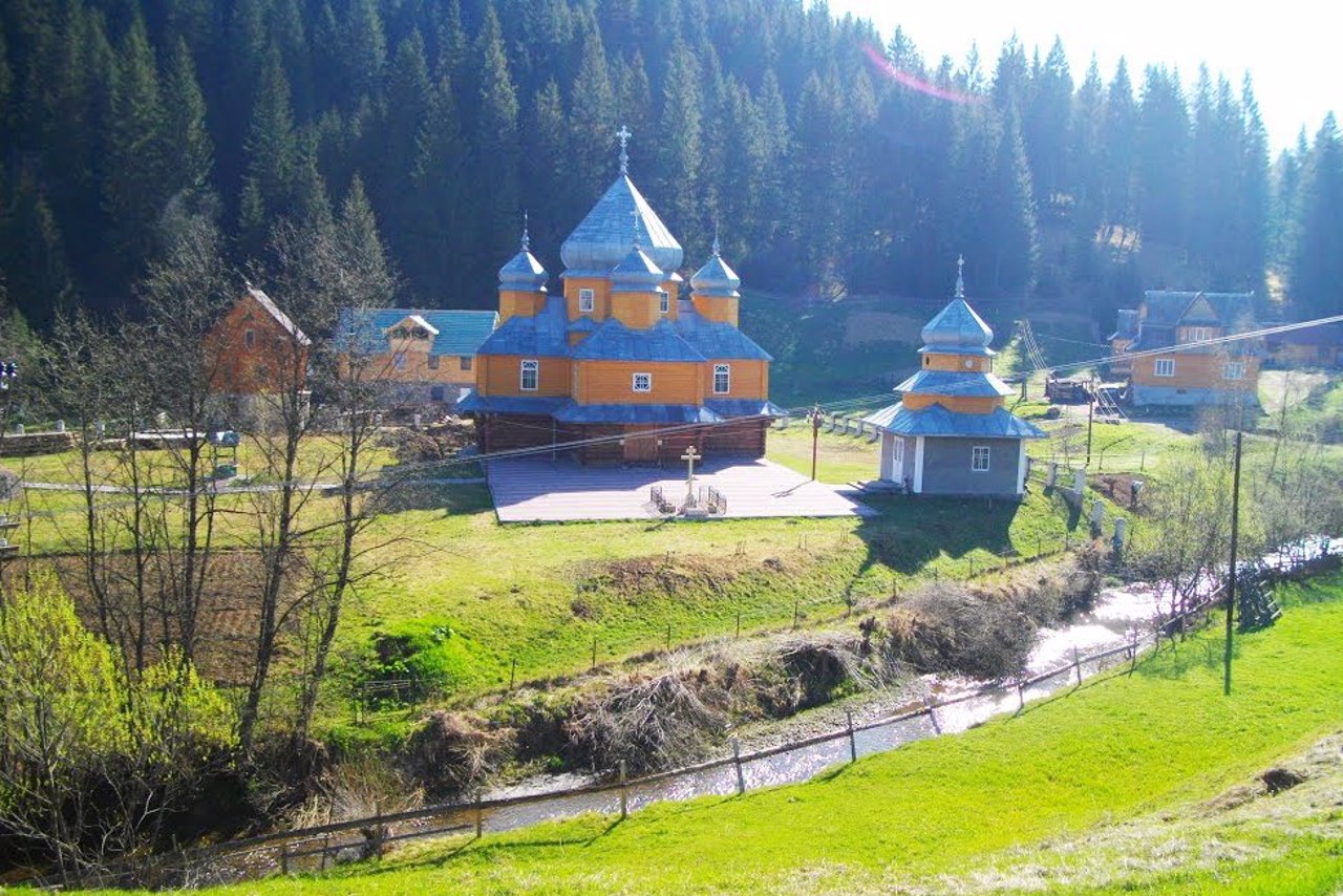 Saint Basil's Church, Yablunytsia