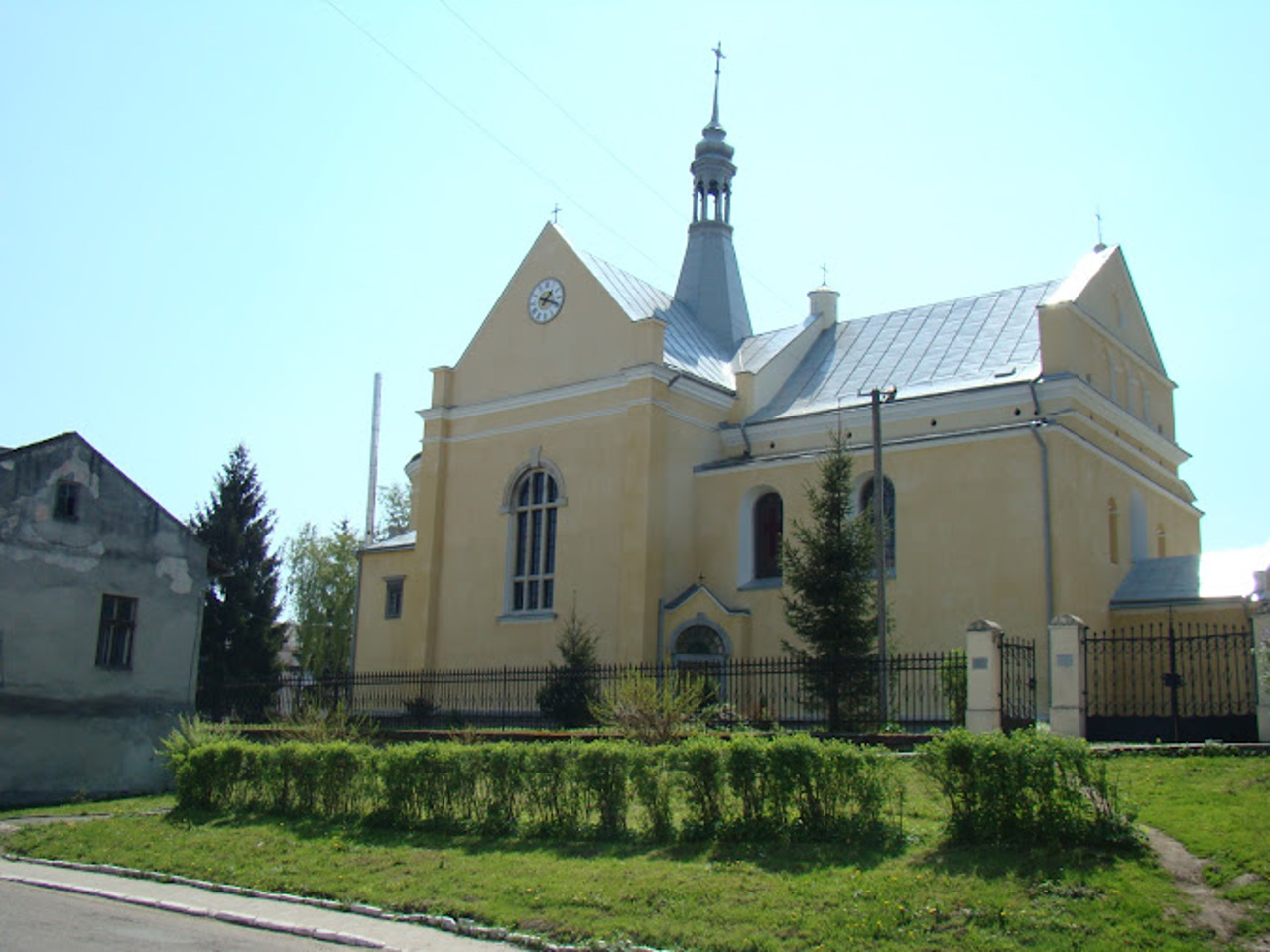 Костел святих Миколая та Анни, Бібрка