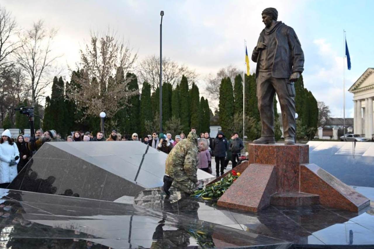 Memorial to the heroes-defenders of Ukraine, Nizhyn