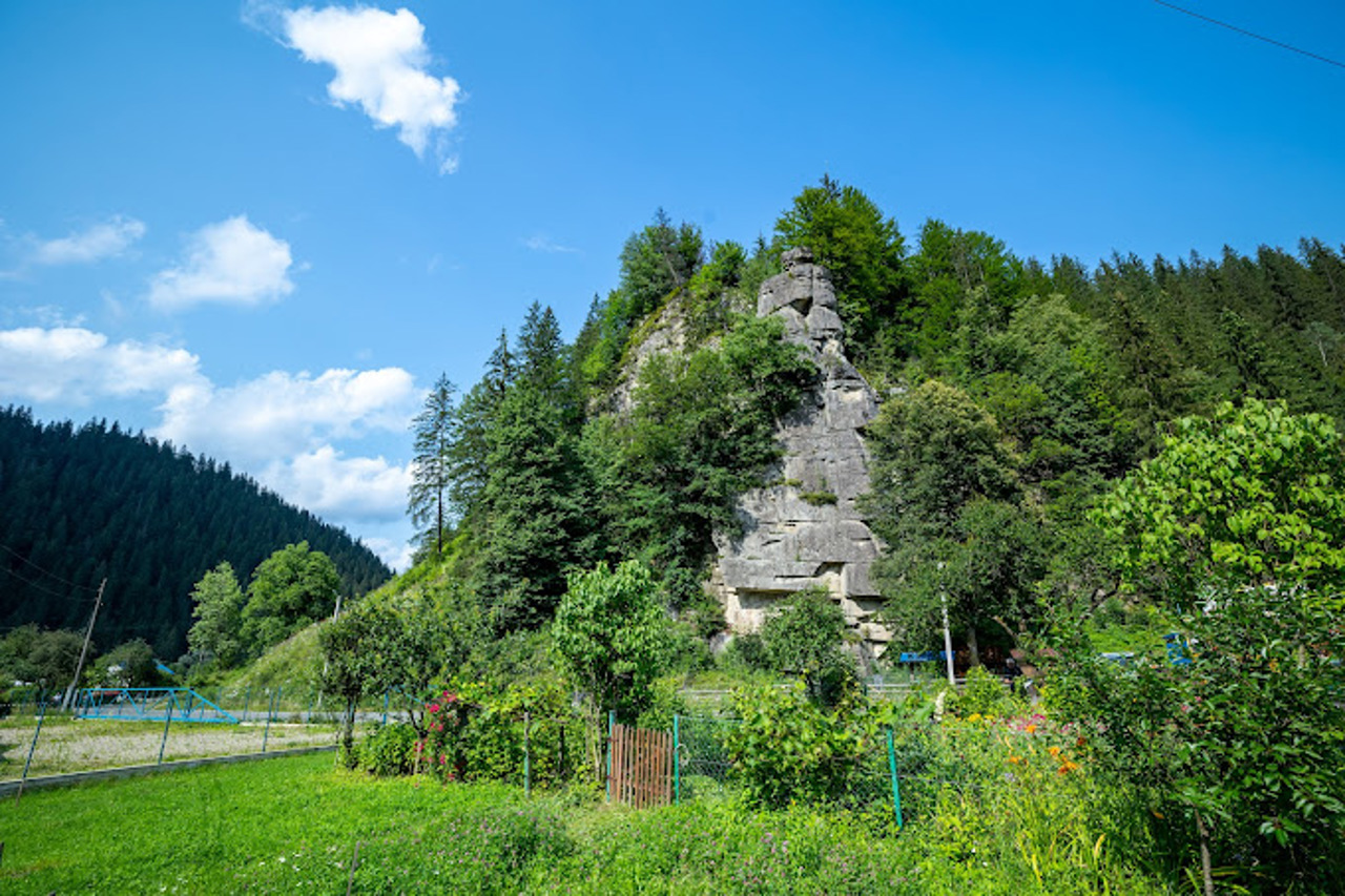 Kamyana Bahachka Rock, Ust-Putyla