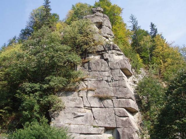 Скеля "Кам'яна Багачка", Усть-Путила