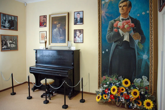 Anatoliy Solovyanenko Museum, Kozyn