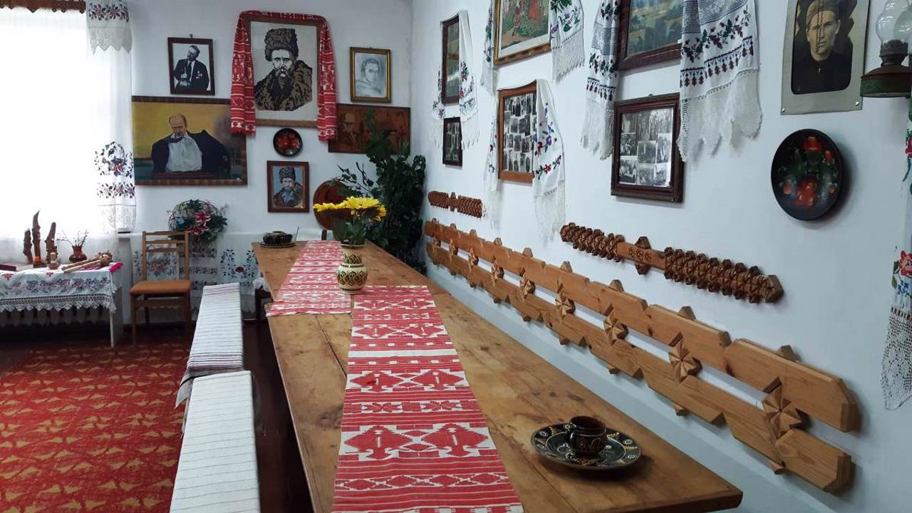 Velyki Pritsky Village History and Local Lore Museum