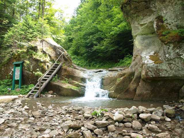 Буковинські водоспади, Розтоки