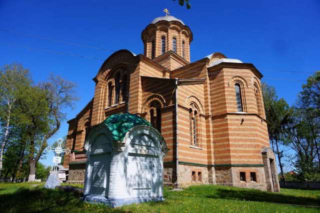 Ihnatiev Mausoleum Church, Krupoderyntsi