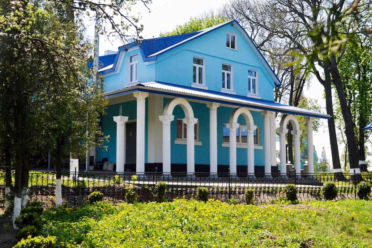 Городоцький Миколаївський монастир, Городок