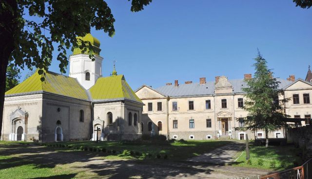 Лаврівський монастир, Лаврів