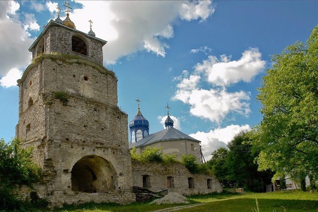 Троицкий монастырь, Сатанов