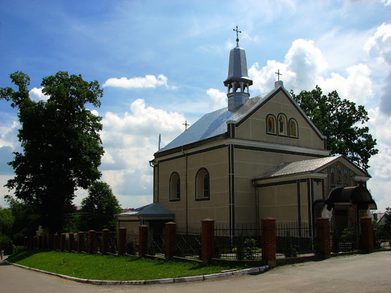 Церковь преподобной Параскевы, Зубра
