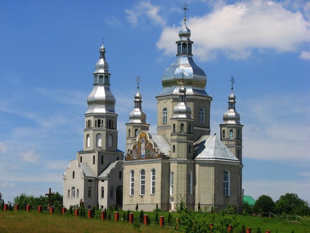Церква Володимира Великого, Зубра