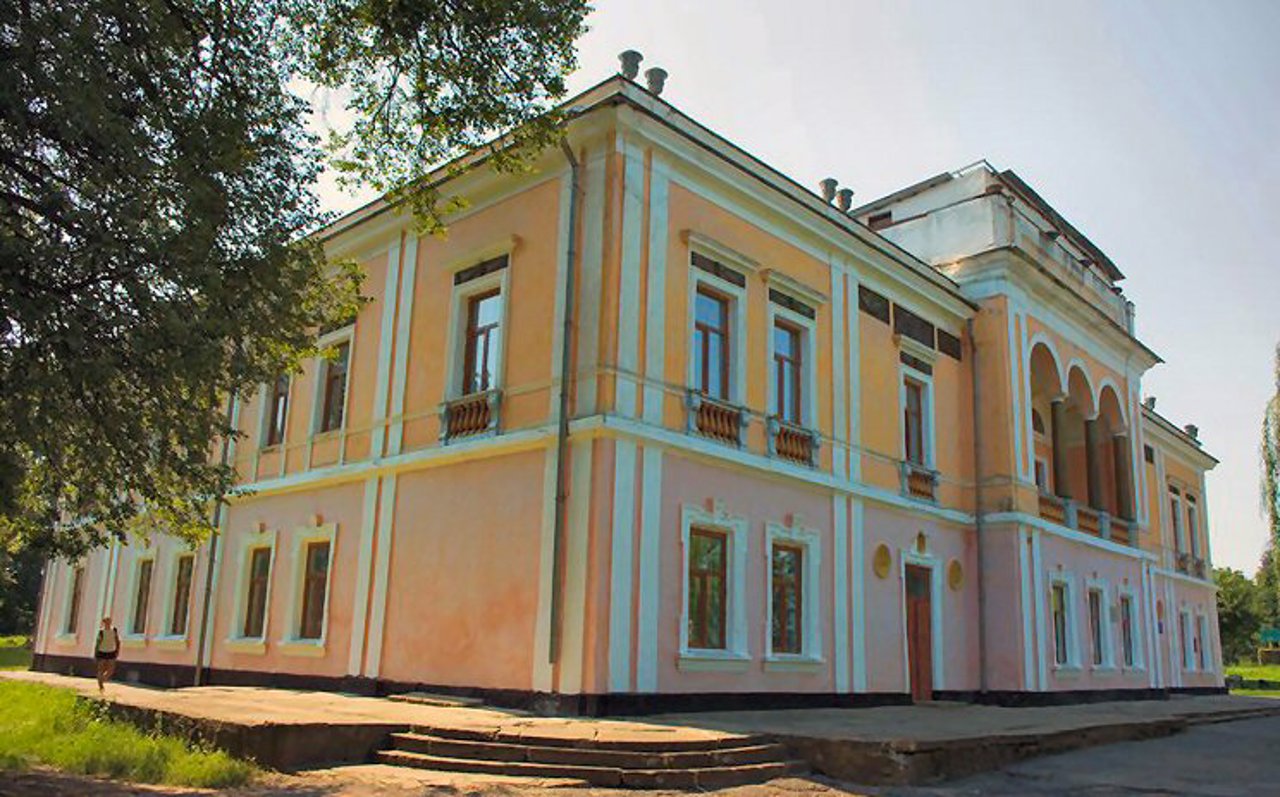 Tsenin Manor, Kotiuzhany