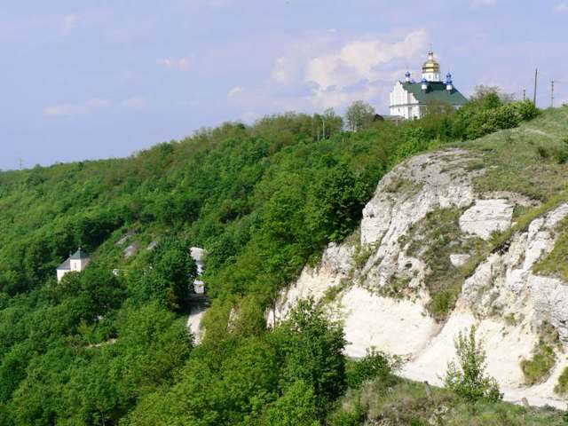 Іоанно-Богословський монастир, Хрещатик