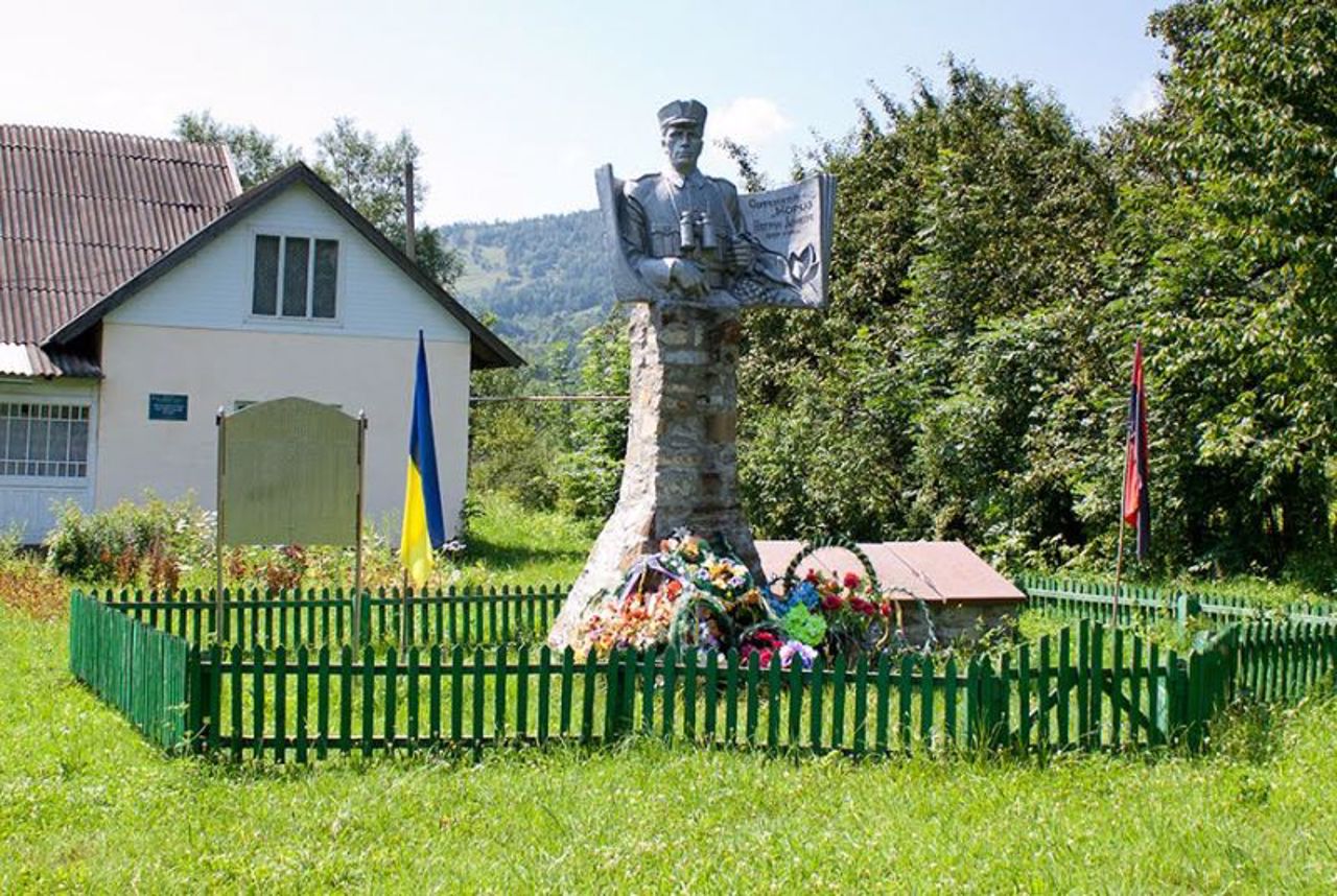 UPA centurion Moroz Monument, Vyzhnii Bereziv