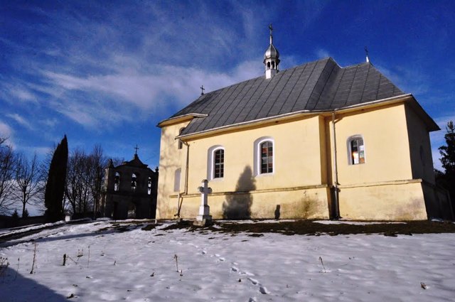 Церква Івана Золотоустого, Поляна